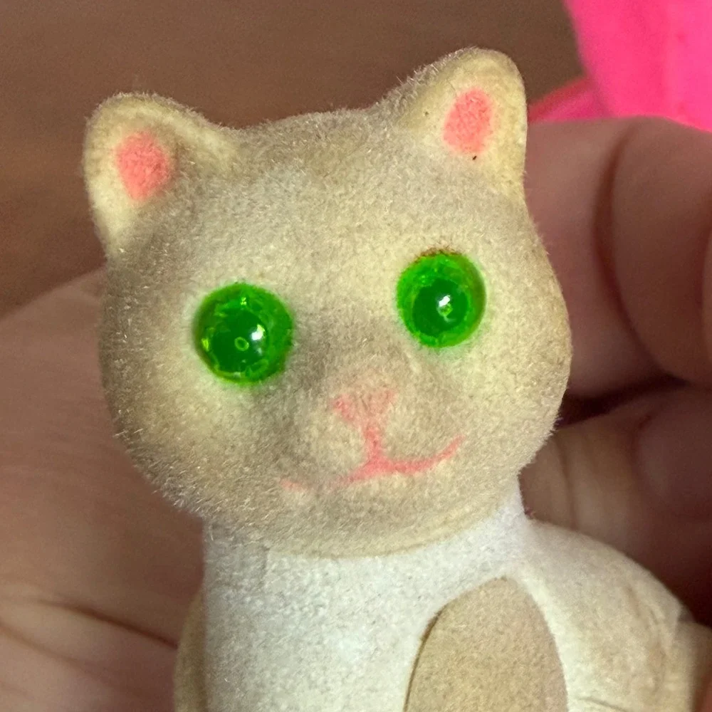 Vintage 1982 Mattel Barbie Fluff Cat Cuddly Kitten Flocked Poseable Accessories